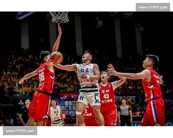 广东篮球赛精彩对决激烈上演球迷热情高涨期待冠军归属 广东篮球赛精彩对决激烈上演球迷热情高涨期待冠军归属